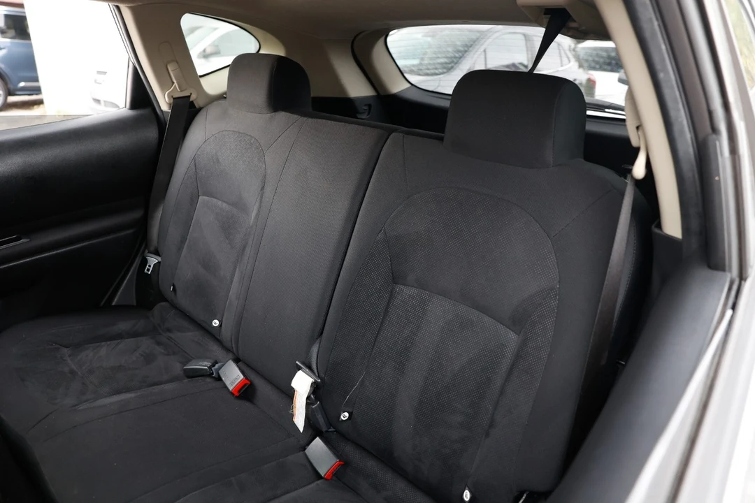 2010 Nissan Rogue - Image 8 of 12