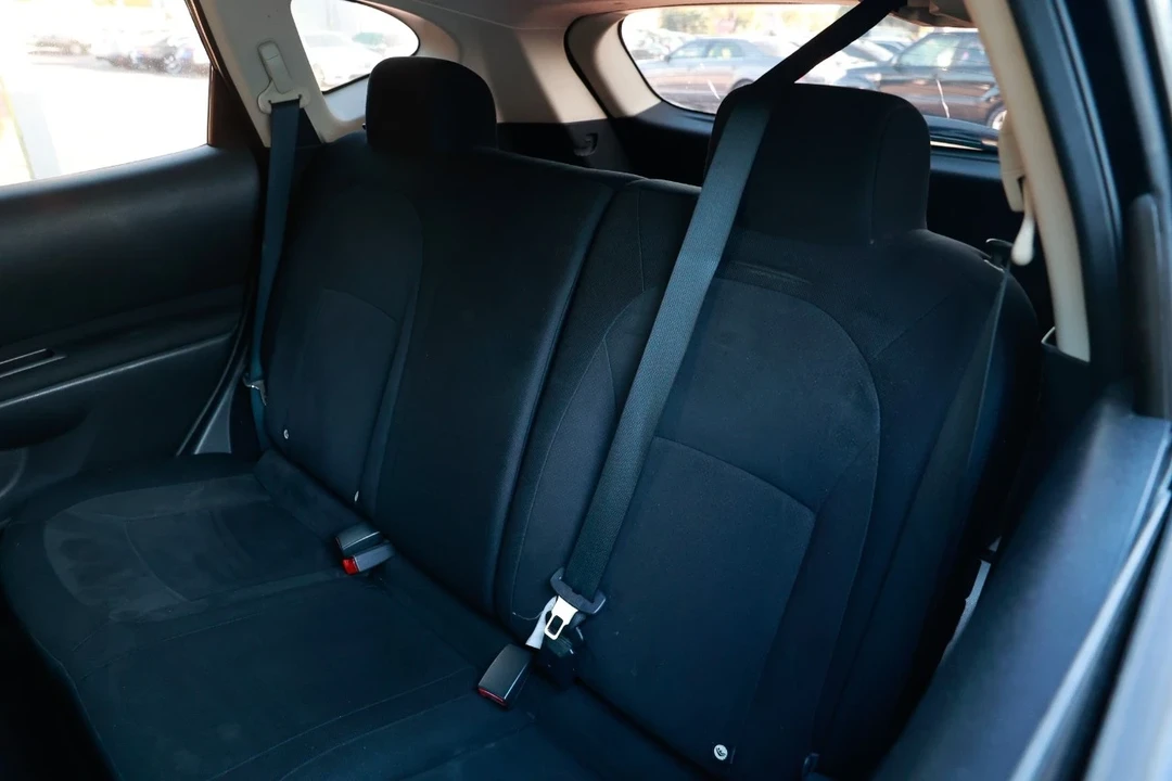 2010 Nissan Rogue - Image 8 of 12