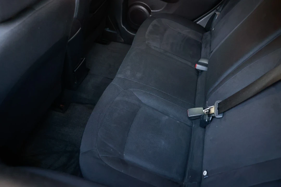 2010 Nissan Rogue - Image 10 of 12