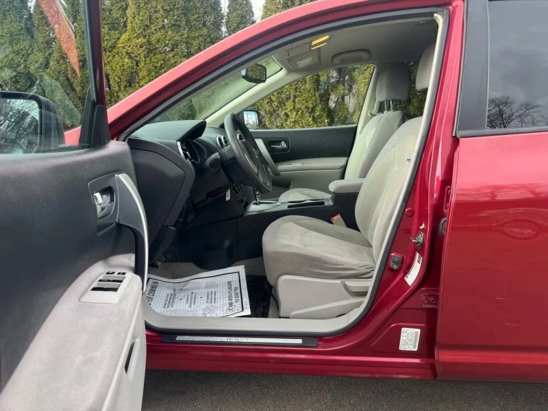 2010 Nissan Rogue - Image 10 of 12