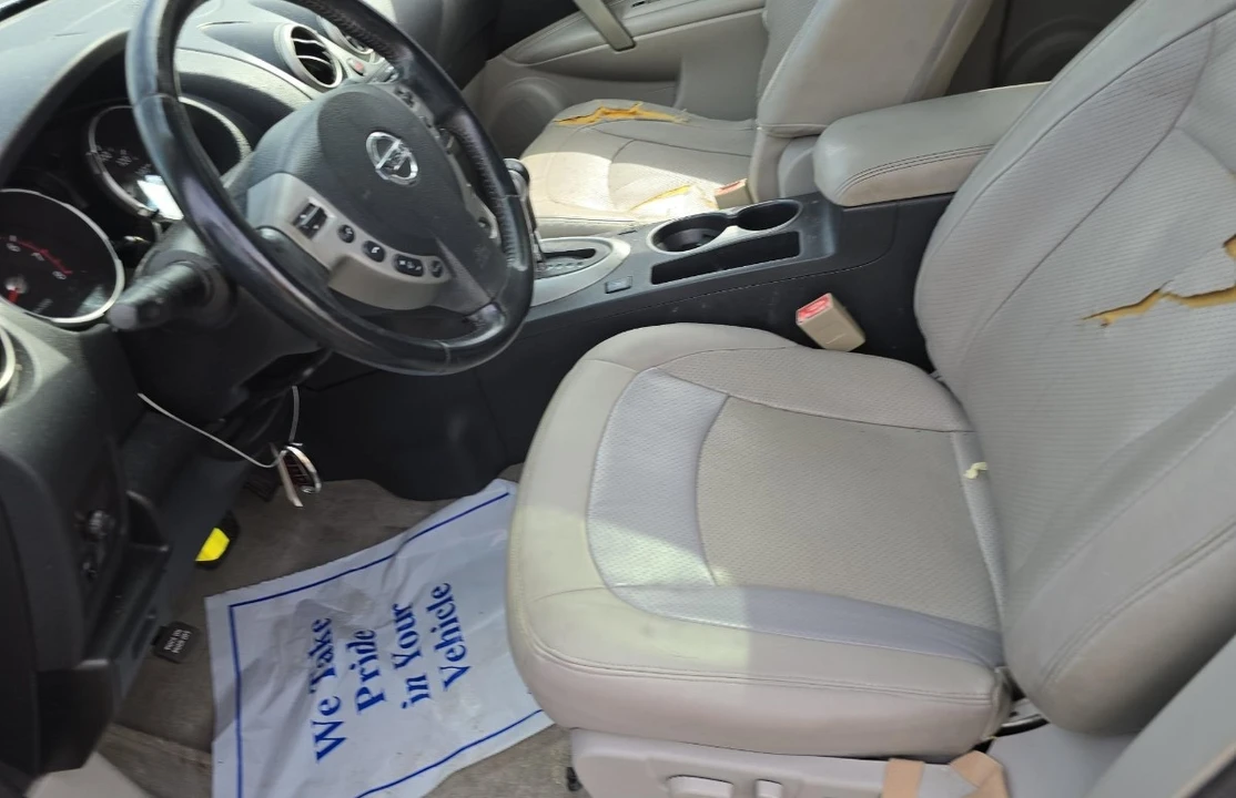 2010 Nissan Rogue - Image 7 of 12