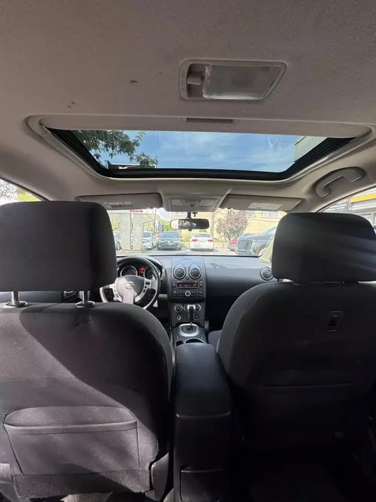 2010 Nissan Rogue - Image 8 of 14