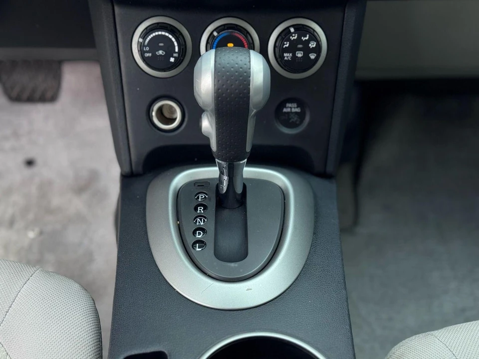 2010 Nissan Rogue - Image 18 of 21