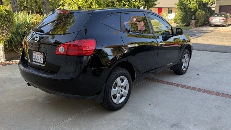 2010 Nissan Rogue - Image 6 of 10
