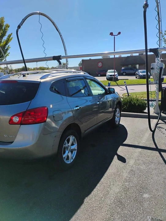 2010 Nissan Rogue - Image 3 of 10