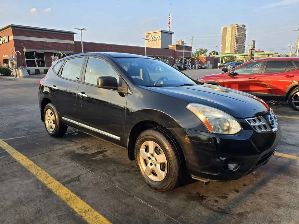 2010 Nissan Rogue - Image 2 of 8