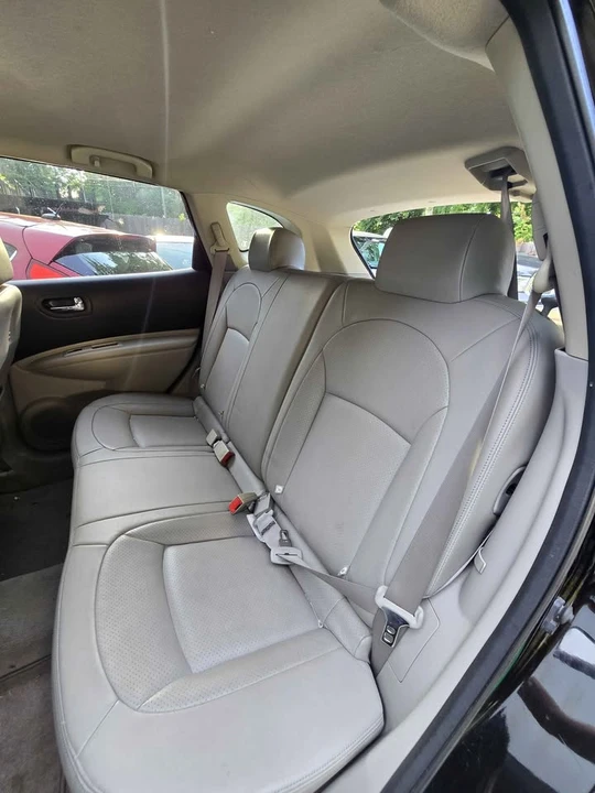 2010 Nissan Rogue - Image 6 of 8
