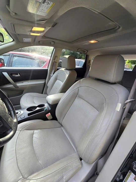 2010 Nissan Rogue - Image 7 of 8