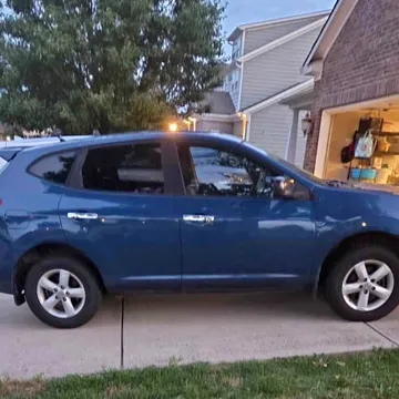 2010 Nissan Rogue SL Sport Utility 4D