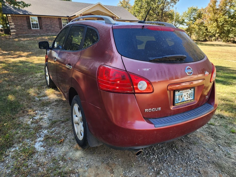 2010 Nissan Rogue - Image 3 of 11
