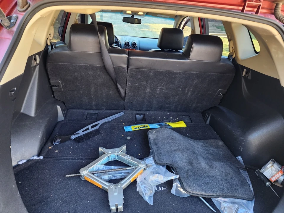 2010 Nissan Rogue - Image 7 of 11
