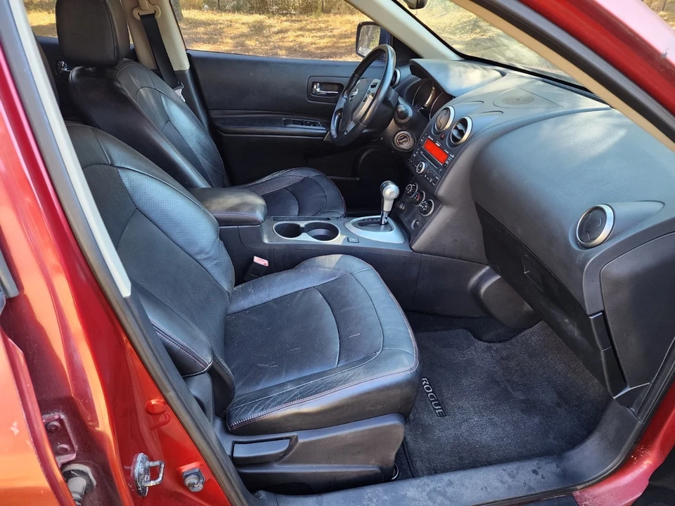 2010 Nissan Rogue - Image 5 of 11