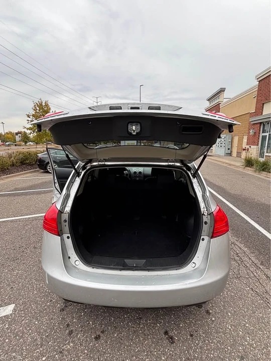 2010 Nissan Rogue - Image 11 of 16