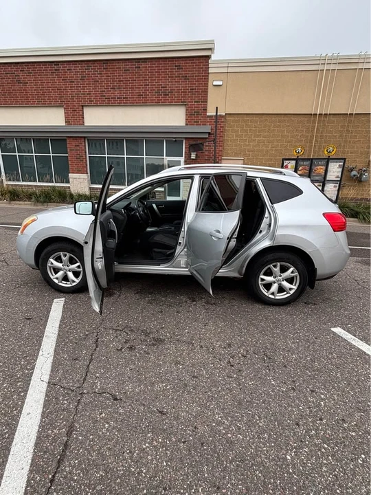 2010 Nissan Rogue - Image 15 of 16