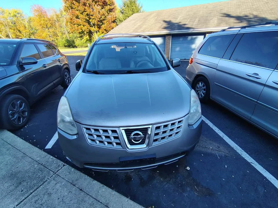 2010 Nissan Rogue - Image 2 of 7