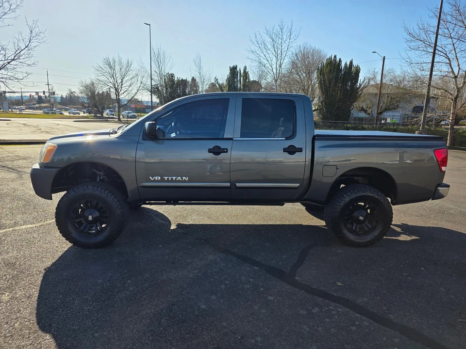 2010 Nissan Titan 1st Gen - Image 17 of 31