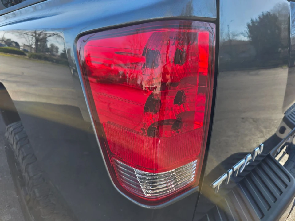 2010 Nissan Titan 1st Gen - Image 27 of 31