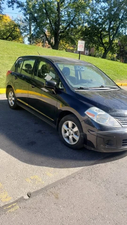 2010 Nissan Versa - Image 7 of 8