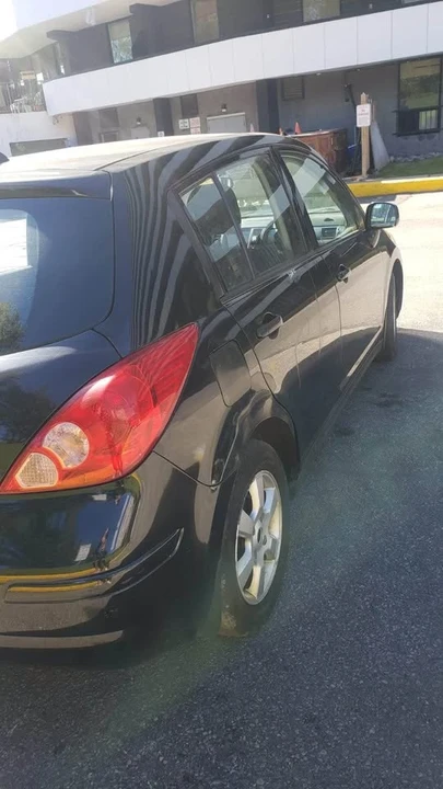 2010 Nissan Versa - Image 3 of 8