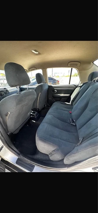 2010 Nissan Versa - Image 6 of 7