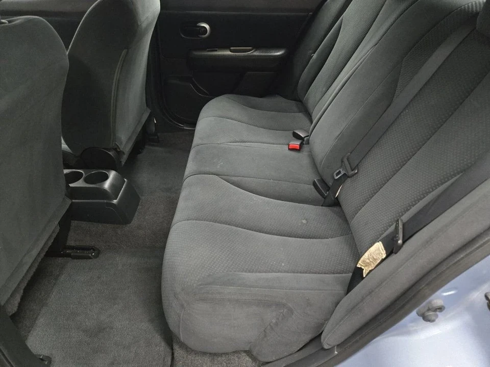 2010 Nissan Versa - Image 7 of 17