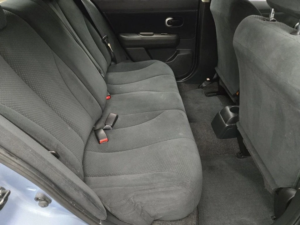 2010 Nissan Versa - Image 9 of 12