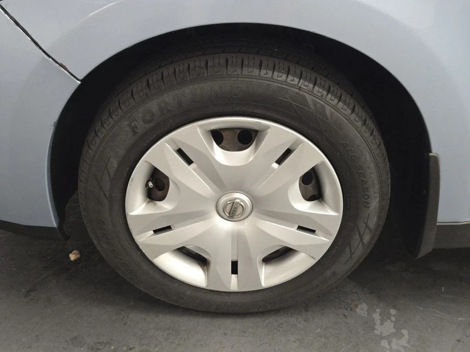 2010 Nissan Versa - Image 5 of 12
