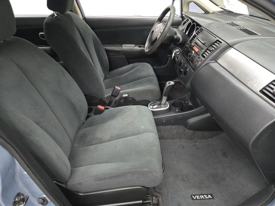 2010 Nissan Versa - Image 10 of 19