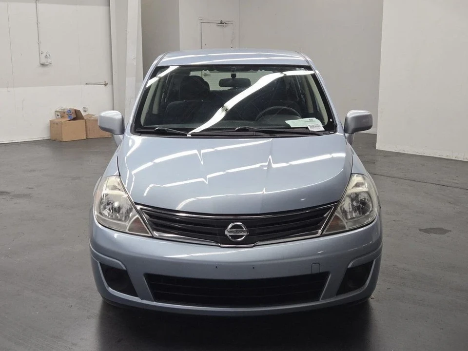 2010 Nissan Versa - Image 4 of 12