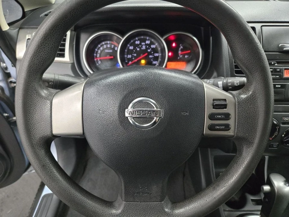 2010 Nissan Versa - Image 13 of 19