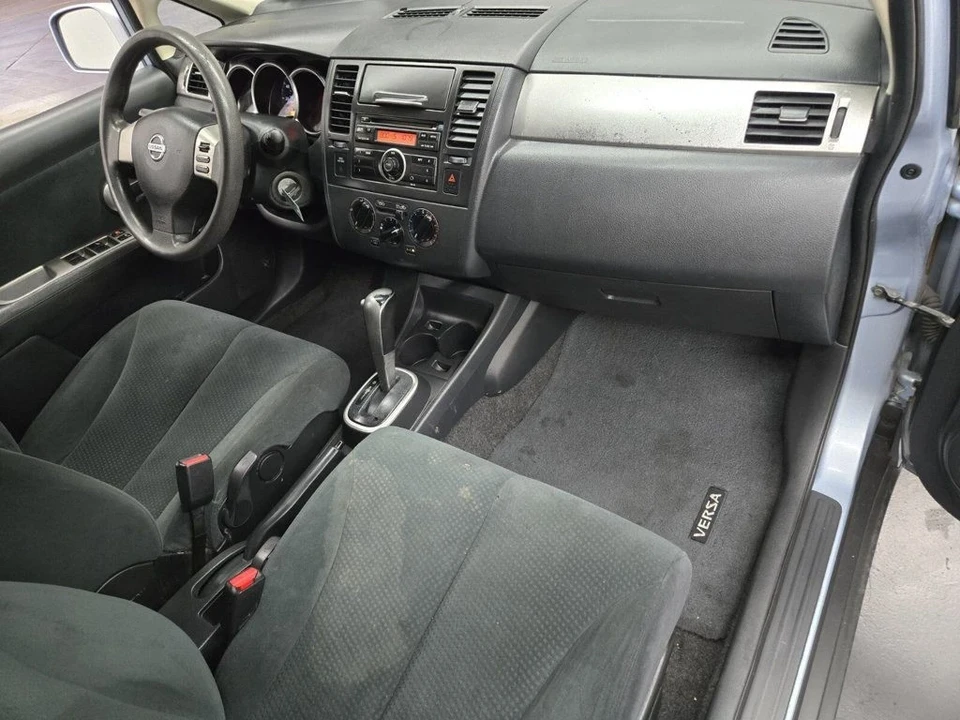 2010 Nissan Versa - Image 11 of 19