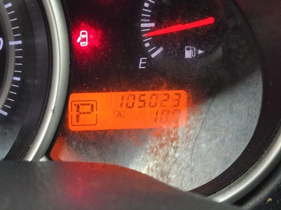 2010 Nissan Versa - Image 14 of 19
