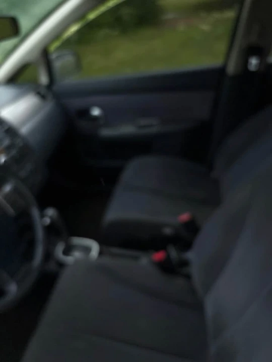 2010 Nissan Versa - Image 7 of 7