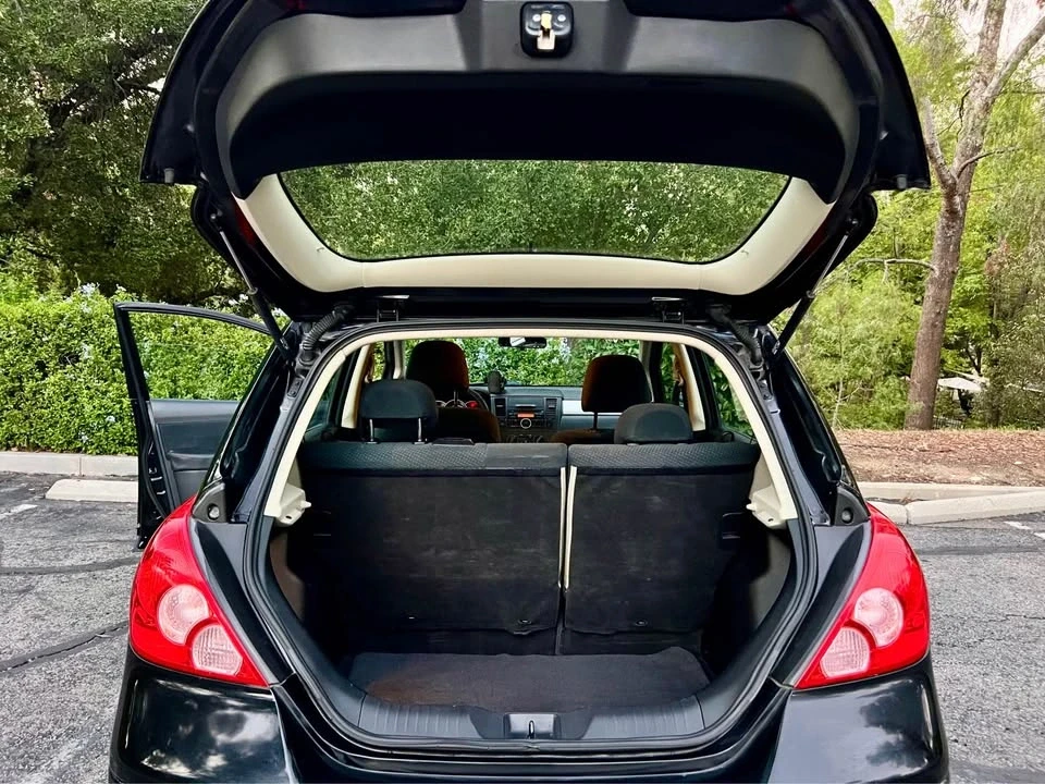 2010 Nissan Versa - Image 17 of 20