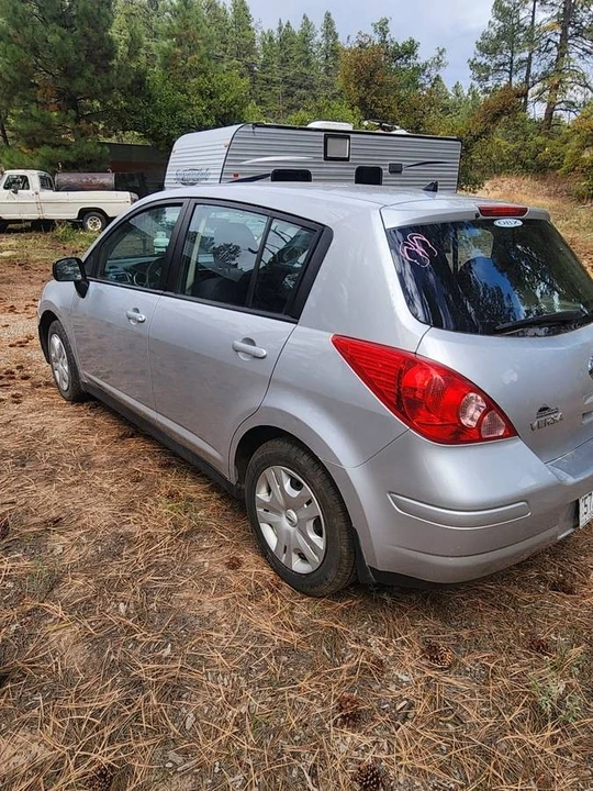 2010 Nissan Versa - Image 4 of 6