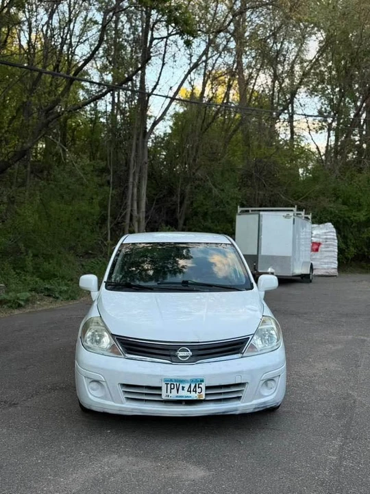 2010 Nissan Versa - Image 9 of 11