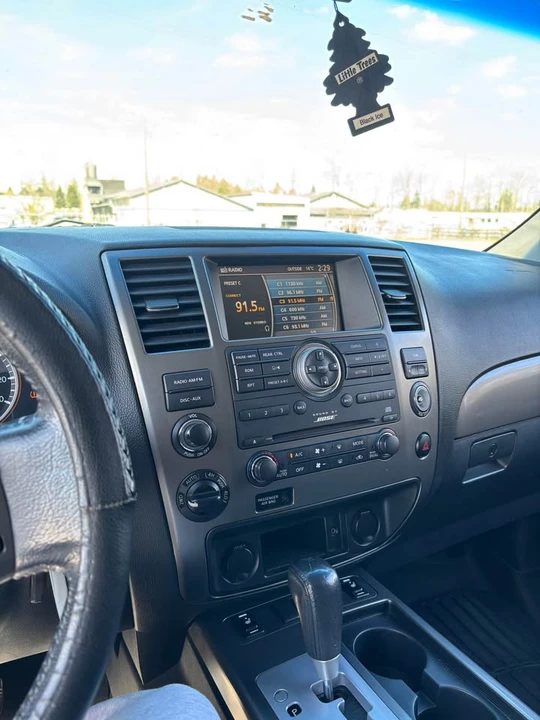2010 Nissan Armada - Image 10 of 13