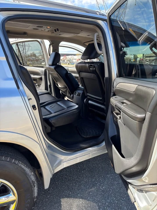 2010 Nissan Armada - Image 8 of 13
