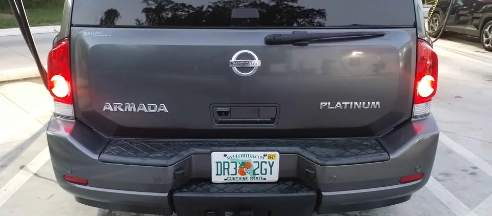 2010 Nissan Armada - Image 15 of 18