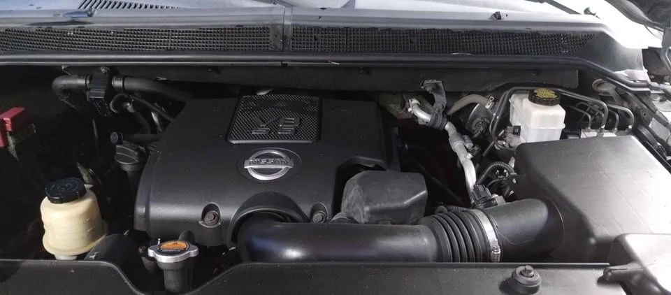 2010 Nissan Armada - Image 12 of 18