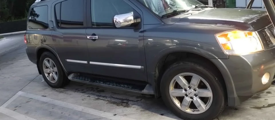 2010 Nissan Armada - Image 14 of 18