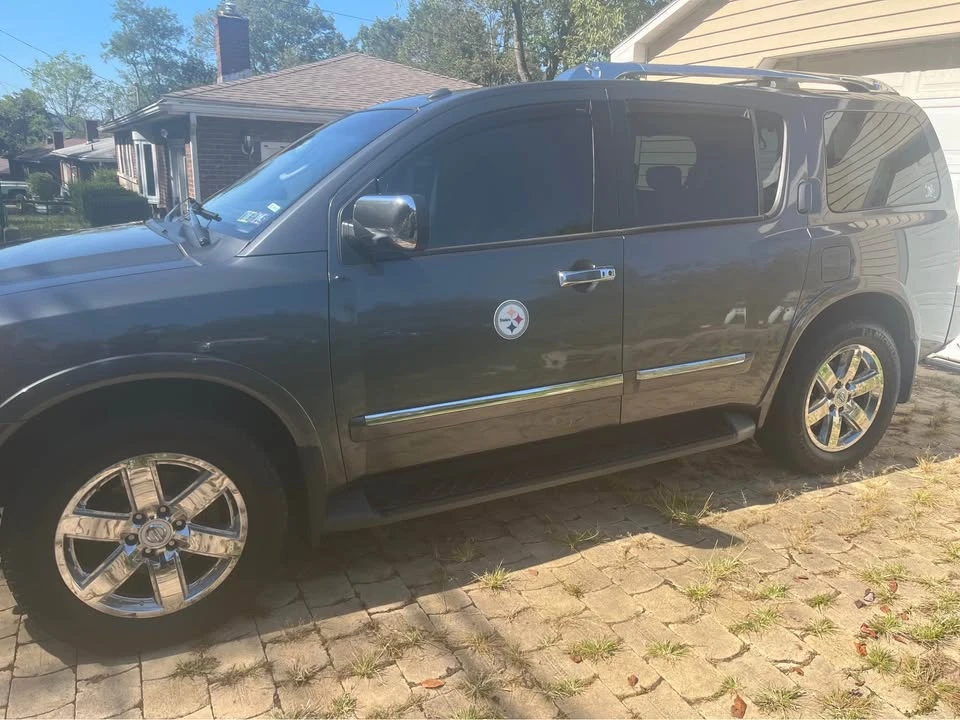 2010 Nissan Armada - Image 2 of 9