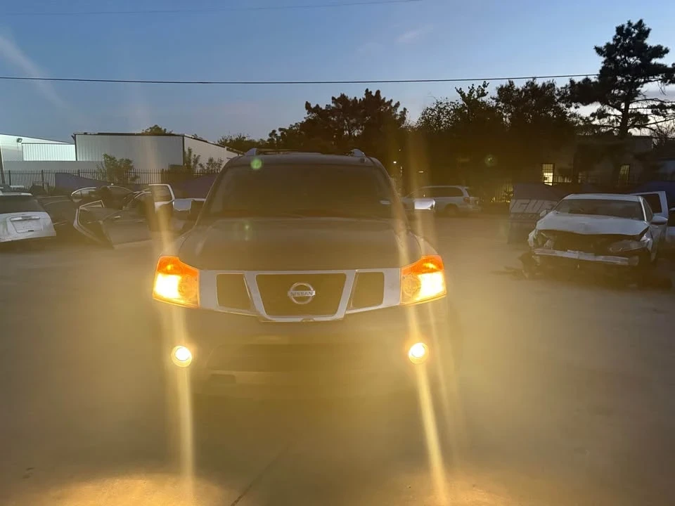 2010 Nissan Armada - Image 3 of 5