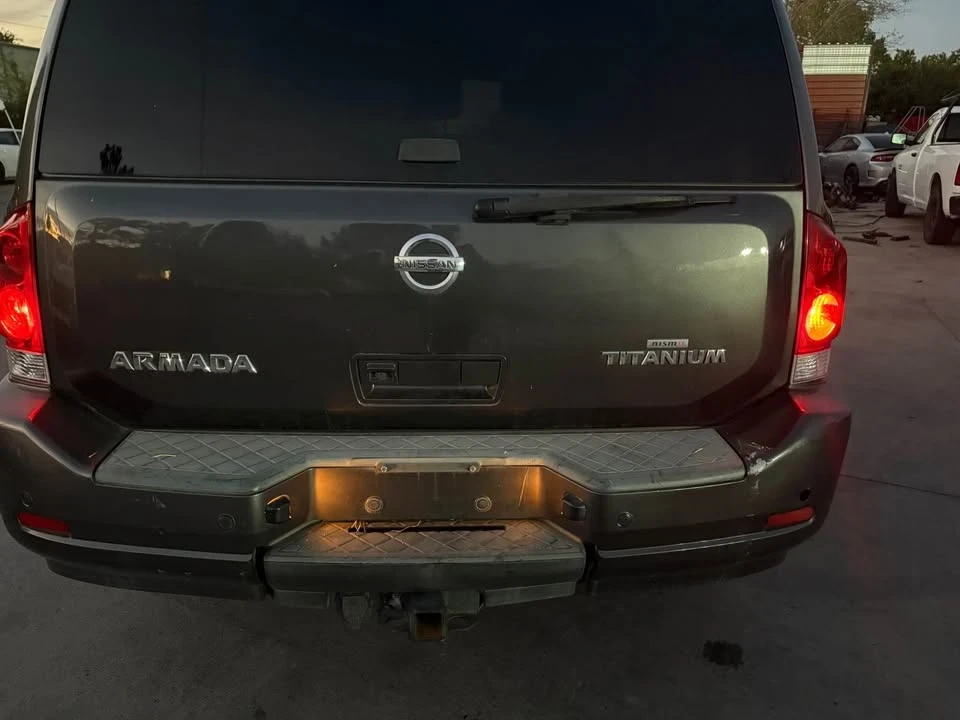 2010 Nissan Armada - Image 4 of 5