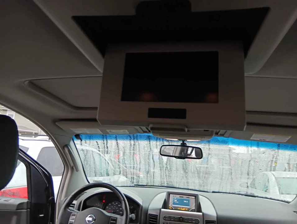 2010 Nissan Armada - Image 10 of 15