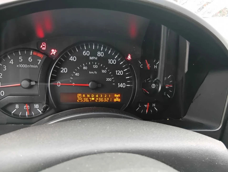 2010 Nissan Armada - Image 12 of 15