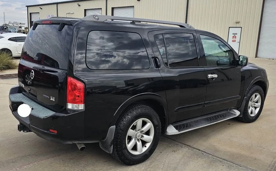 2010 Nissan Armada - Image 4 of 11