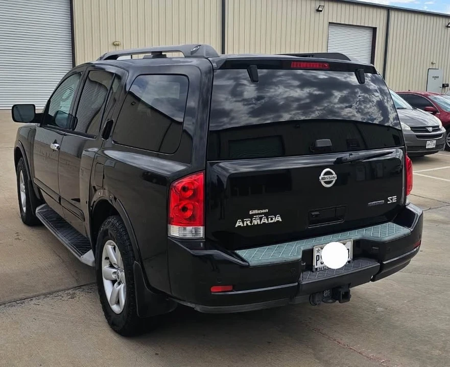 2010 Nissan Armada - Image 5 of 11