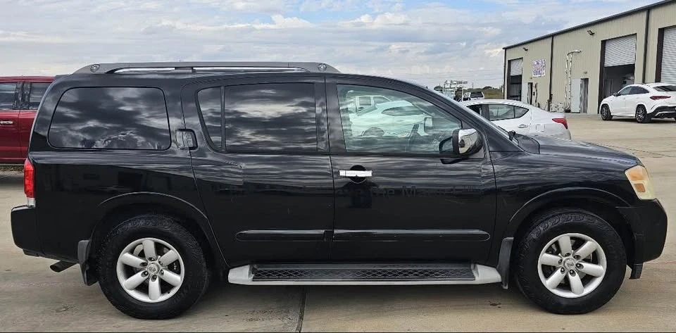 2010 Nissan Armada - Image 3 of 11