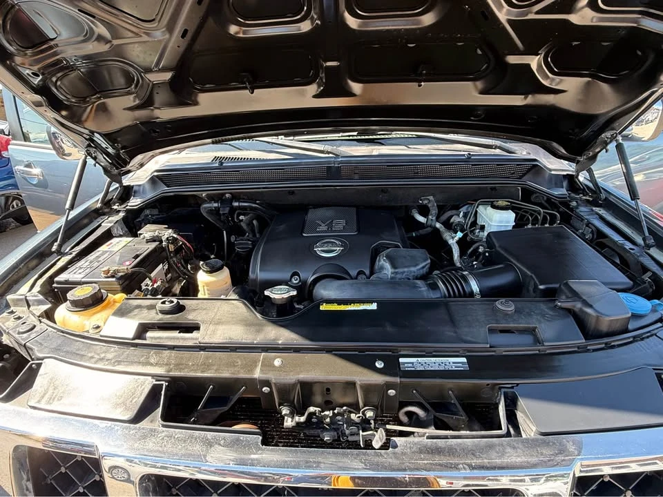 2010 Nissan Armada - Image 13 of 19
